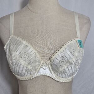 Maidenform Self Expressions Vintage Elegant Cream Lace Bra NWT